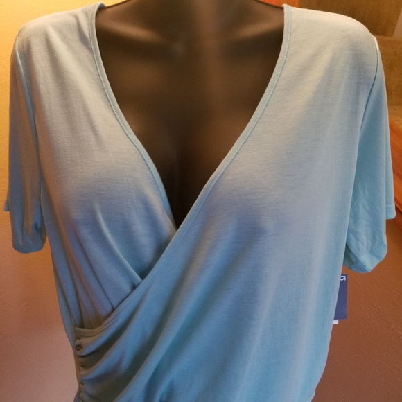 GAP Tops - 🧘‍♀️🤸‍♀️⛹️‍♀️🚴‍♀GapFit DRY by GAP Workout Shirt